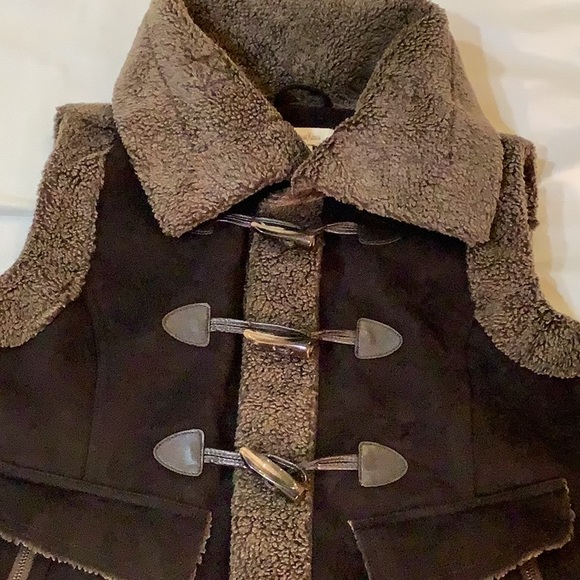 Vintage Neiman Marcus Brown Suede Modacrylic Toggle Closures, Large - Picture 5 of 11